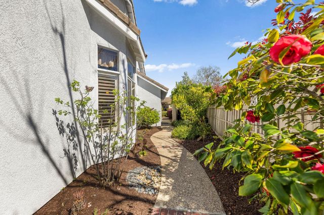 240 Clearview Ct, Roseville, CA 95747