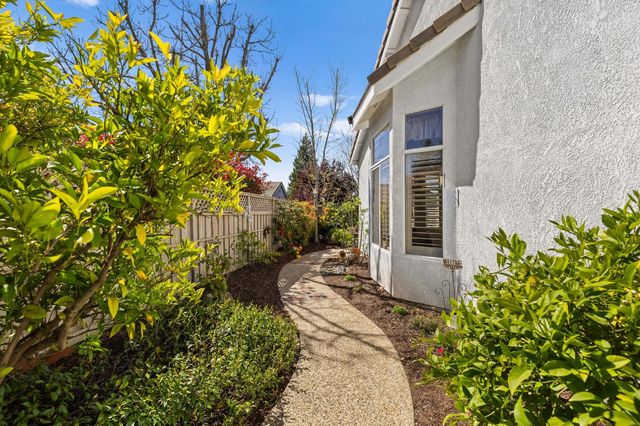 240 Clearview Ct, Roseville, CA 95747