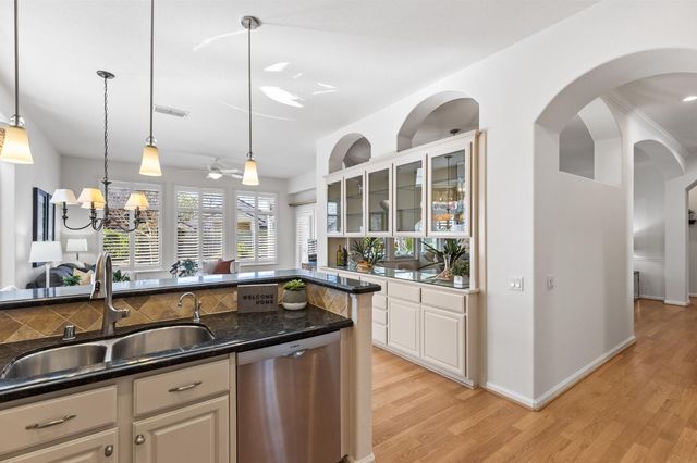 240 Clearview Ct, Roseville, CA 95747