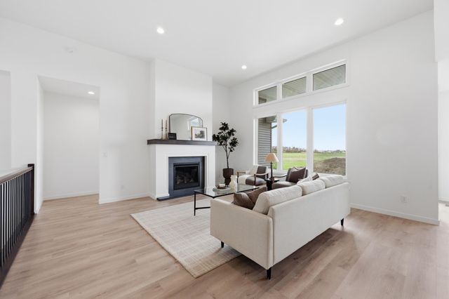 2950 Prairie Farms Circle S, Fargo, ND 58104