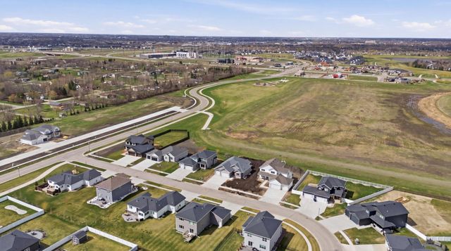 2950 Prairie Farms Circle S, Fargo, ND 58104