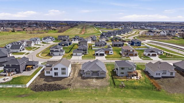 2950 Prairie Farms Circle S, Fargo, ND 58104