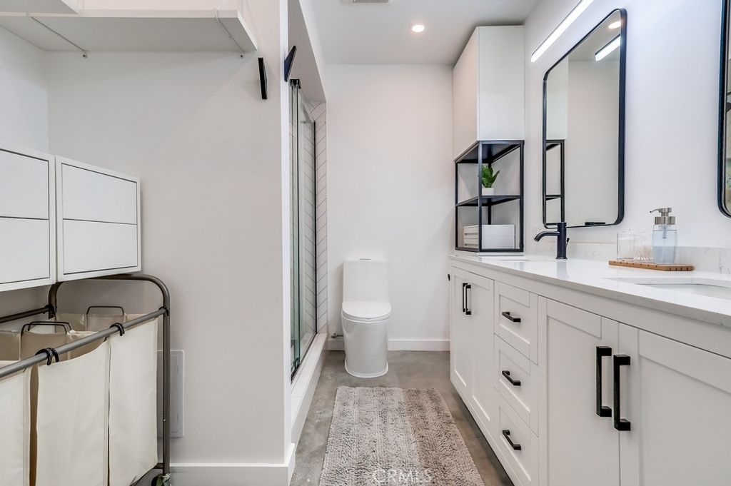 Image 27 of property listing at 1020 Ocean Park, Santa Monica, CA 90405