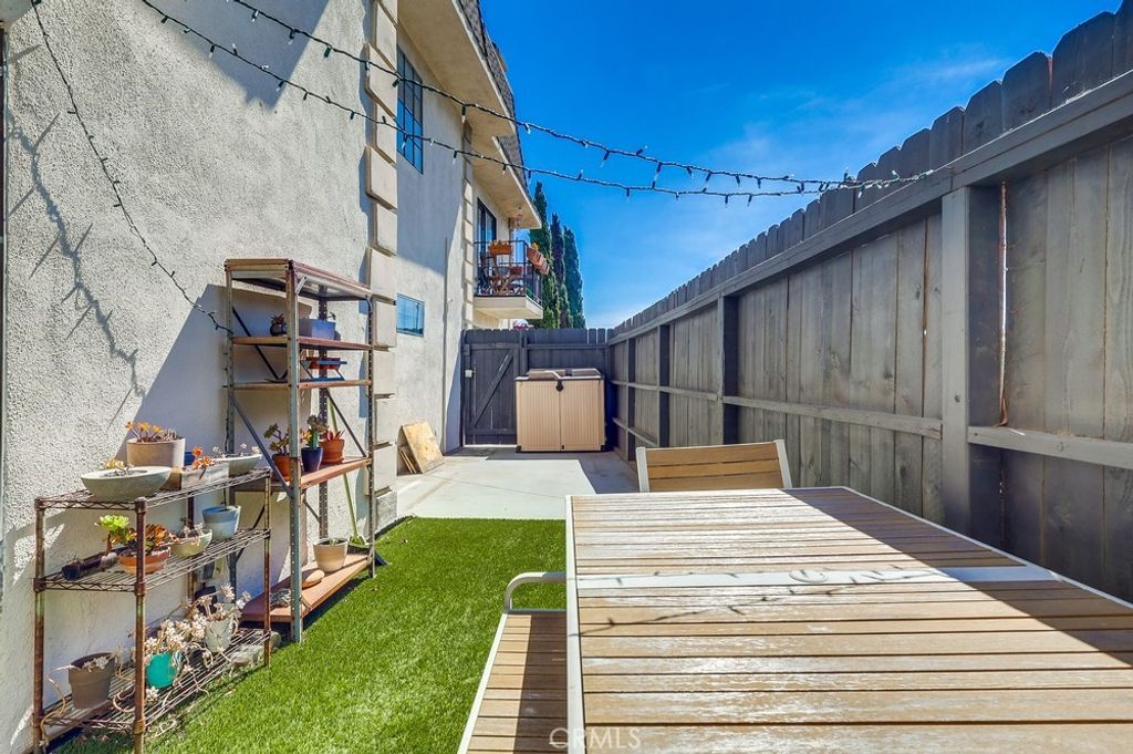 Image 38 of property listing at 1020 Ocean Park, Santa Monica, CA 90405