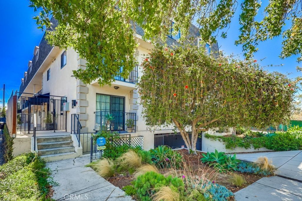 Image 4 of property listing at 1020 Ocean Park, Santa Monica, CA 90405