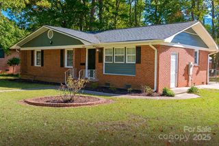 1300 Pondella Drive, Charlotte, NC 28213