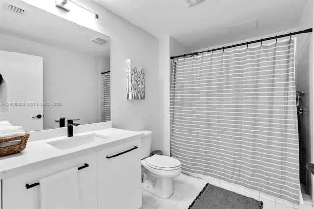 888 Biscayne Boulevard 812, Miami, FL 33132