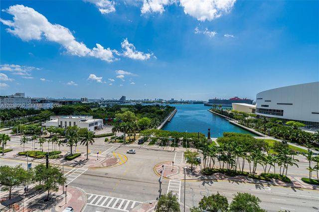 888 Biscayne Boulevard 812, Miami, FL 33132
