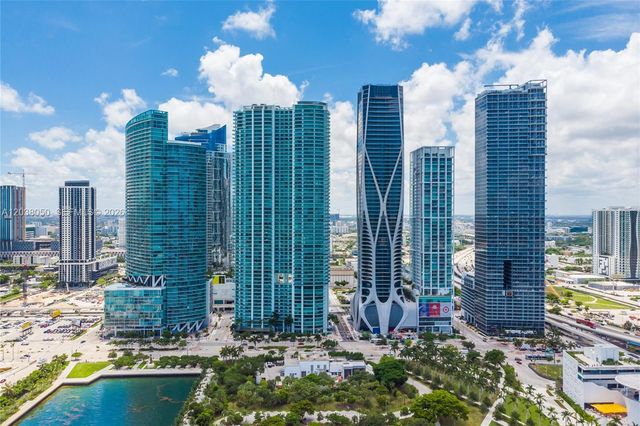 888 Biscayne Boulevard 812, Miami, FL 33132