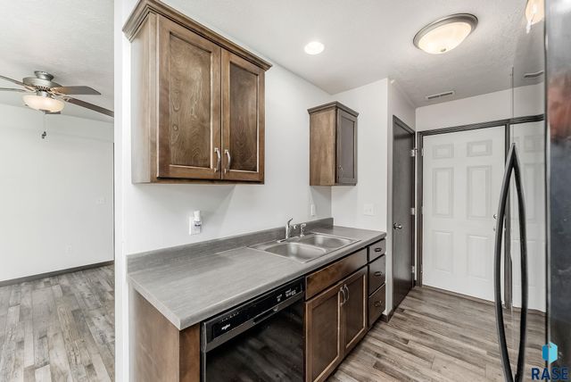 9552 W Broek Dr Drive, Sioux Falls, SD 57106