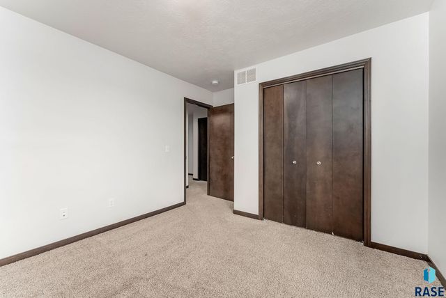 9552 W Broek Dr Drive, Sioux Falls, SD 57106