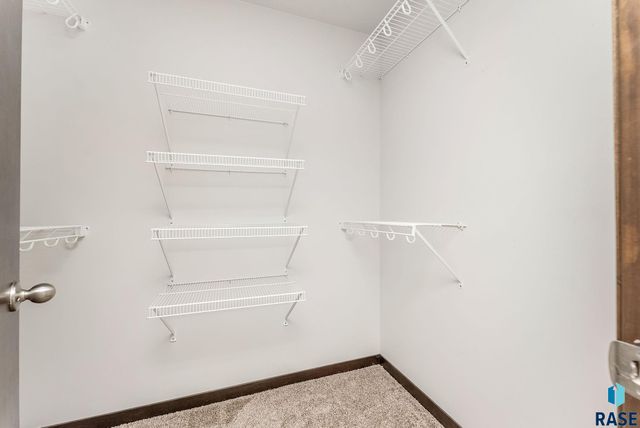 9552 W Broek Dr Drive, Sioux Falls, SD 57106