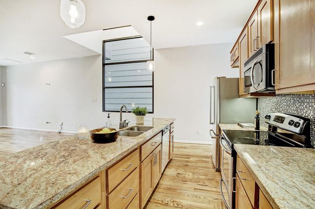 621 W 8th Street, Houston, TX 77007