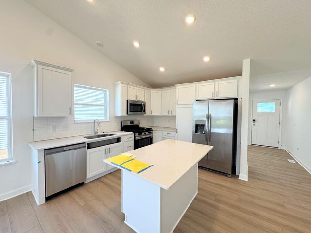 8559 Farmstead Avenue NE, Monticello, MN 55362