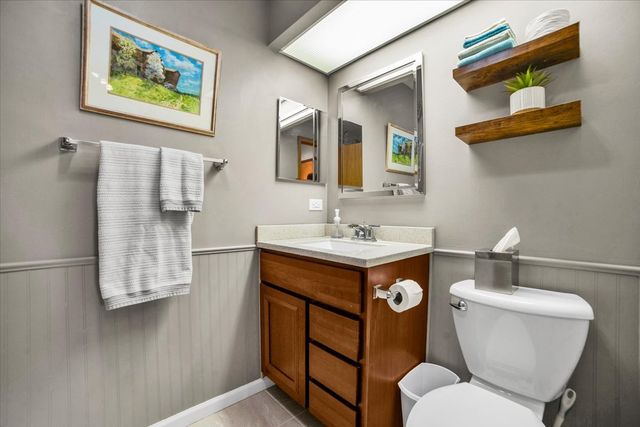 950 E Wilmette Road 325, Palatine, IL 60074