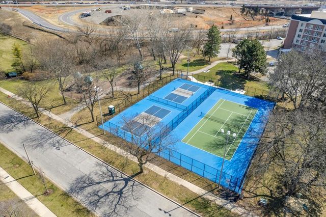 950 E Wilmette Road 325, Palatine, IL 60074