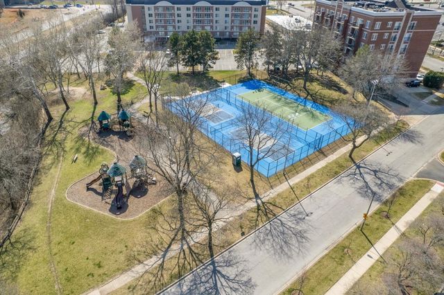 950 E Wilmette Road 325, Palatine, IL 60074