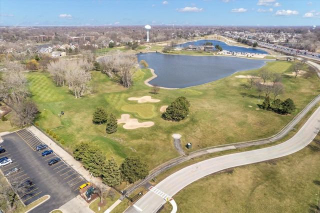 950 E Wilmette Road 325, Palatine, IL 60074