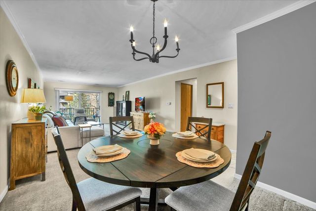 950 E Wilmette Road 325, Palatine, IL 60074