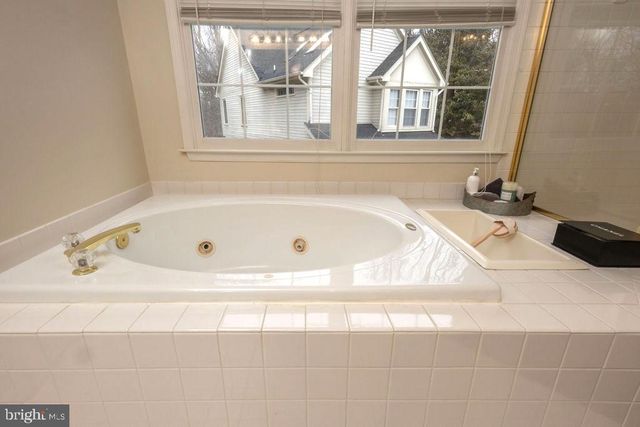 16000 PENNSBURY DR, Bowie, MD 20716