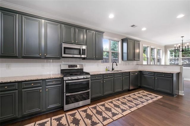 2703 Grady SE Street, Smyrna, GA 30080