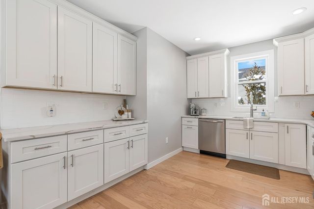 51 Dartmouth Street, Edison, NJ 08837