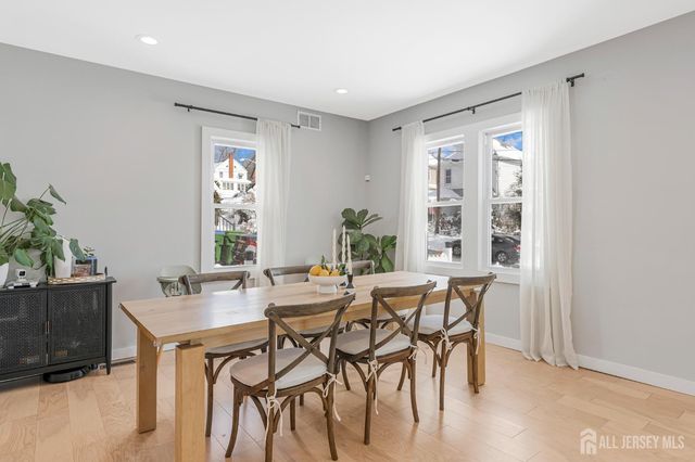 51 Dartmouth Street, Edison, NJ 08837