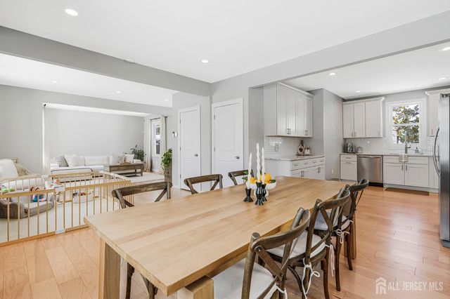 51 Dartmouth Street, Edison, NJ 08837