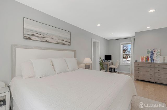 51 Dartmouth Street, Edison, NJ 08837