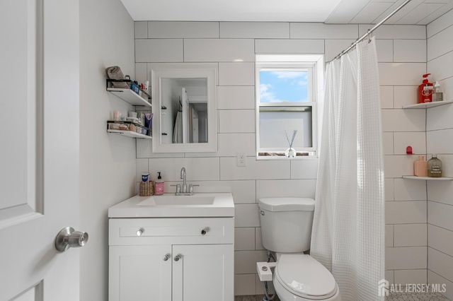 51 Dartmouth Street, Edison, NJ 08837