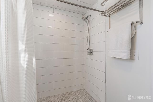 51 Dartmouth Street, Edison, NJ 08837