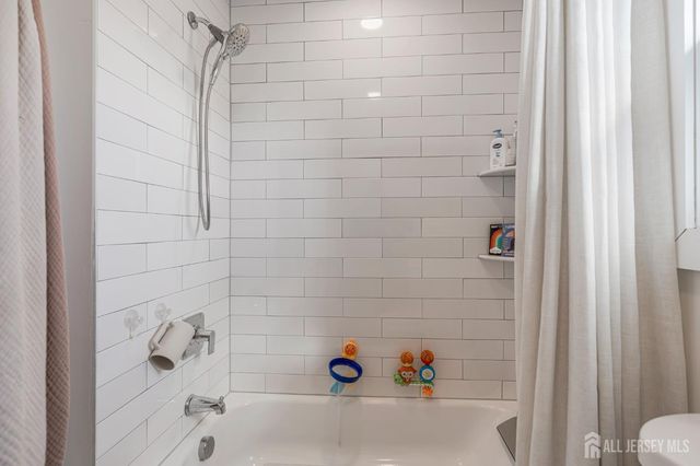 51 Dartmouth Street, Edison, NJ 08837