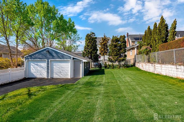 51 Dartmouth Street, Edison, NJ 08837