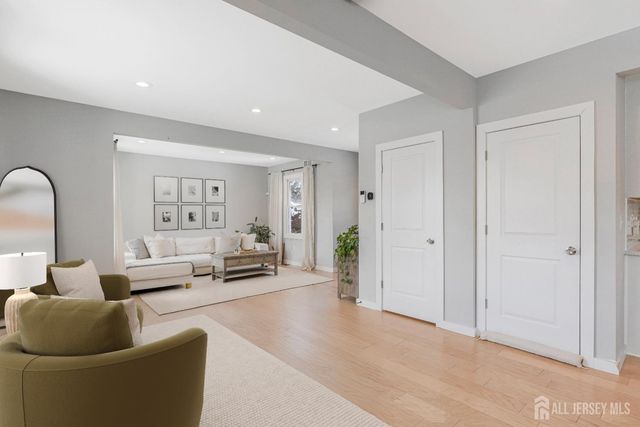 51 Dartmouth Street, Edison, NJ 08837