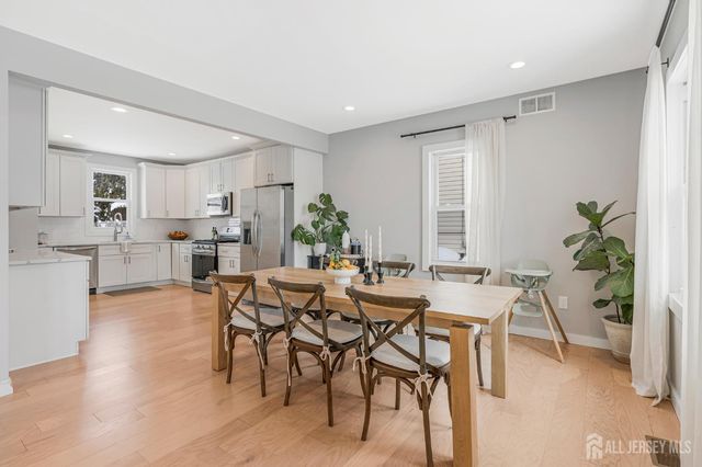 51 Dartmouth Street, Edison, NJ 08837