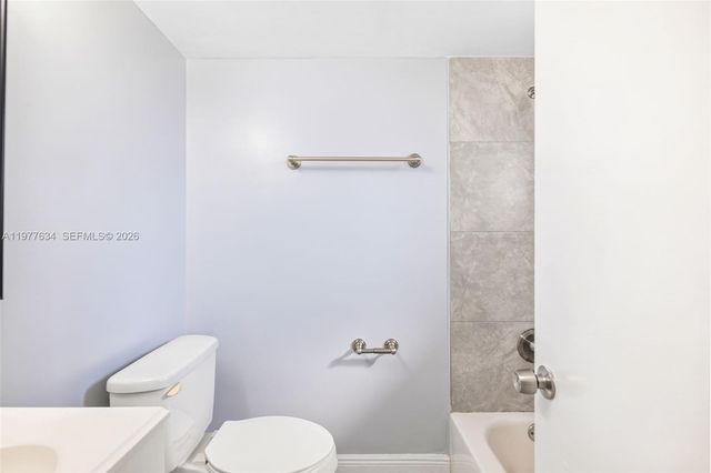 5400 W 21st Ct 402, Hialeah, FL 33016