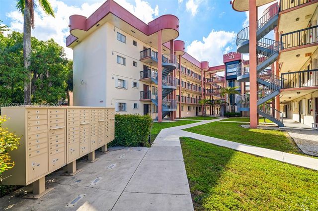 5400 W 21st Ct 402, Hialeah, FL 33016