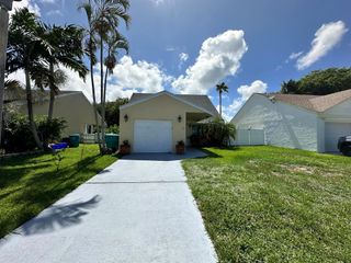 17 Tara Lakes Drive E, Boynton Beach, FL 33436