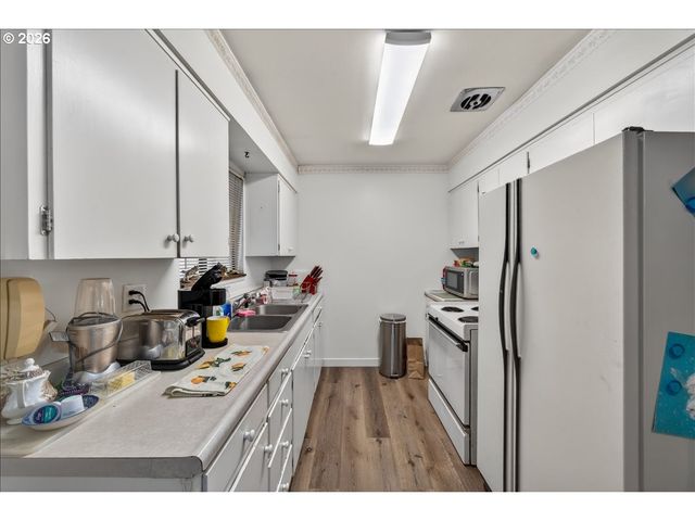 3013 22ND Ave, Forest Grove, OR 97116