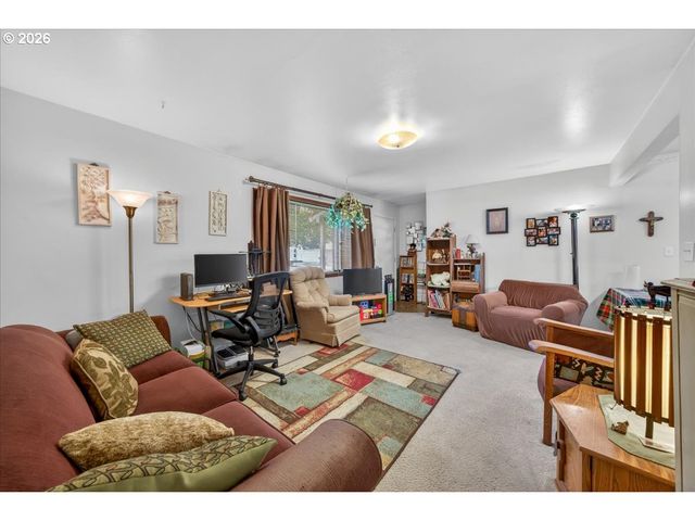 3013 22ND Ave, Forest Grove, OR 97116