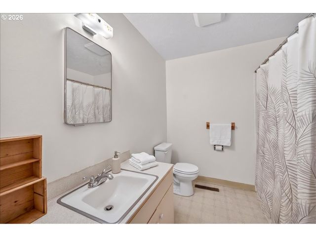 3013 22ND Ave, Forest Grove, OR 97116