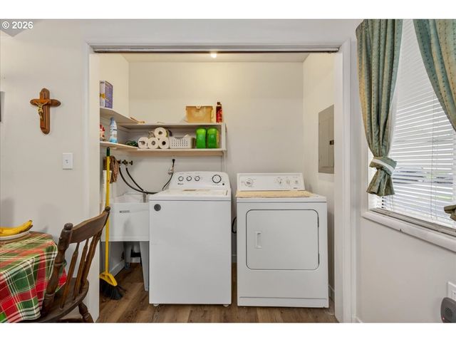 3013 22ND Ave, Forest Grove, OR 97116