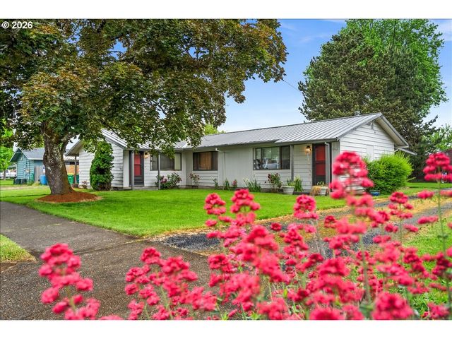 3013 22ND Ave, Forest Grove, OR 97116