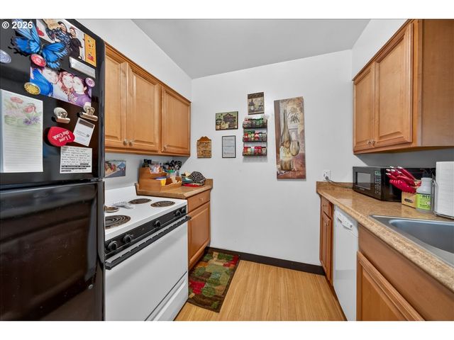 3013 22ND Ave, Forest Grove, OR 97116