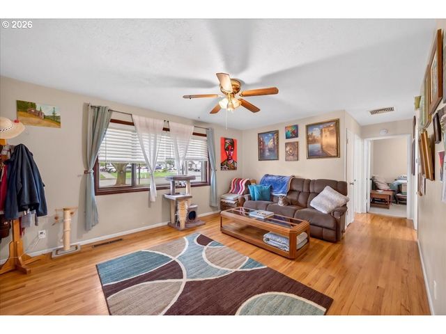 3013 22ND Ave, Forest Grove, OR 97116