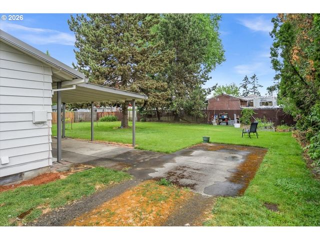 3013 22ND Ave, Forest Grove, OR 97116