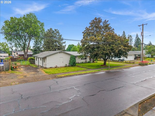 3013 22ND Ave, Forest Grove, OR 97116