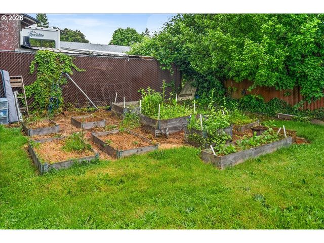 3013 22ND Ave, Forest Grove, OR 97116