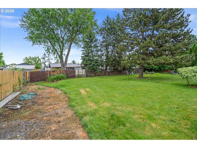 3013 22ND Ave, Forest Grove, OR 97116