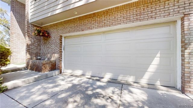 293 Burroughs Drive, Amherst, NY 14226